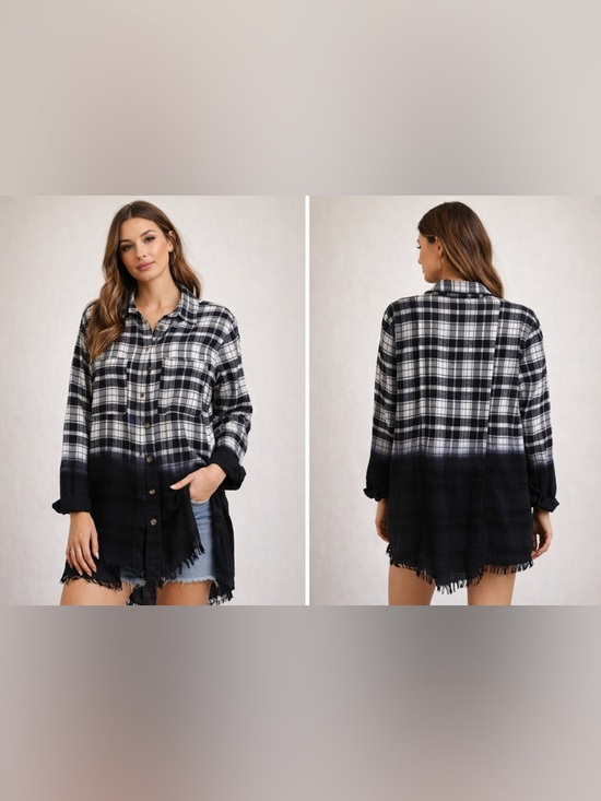 Tops - Women’s Black White Ombre Plaid Top. Frayed Hem Lightweight Chic size large.